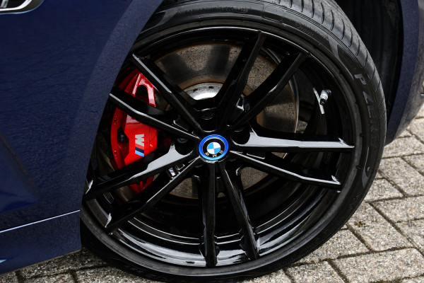 BMW 3 Serie Touring 330e xDrive M-Sport Pro Pano DA-Prof 360 HUD H/K E-zetels 19inch
