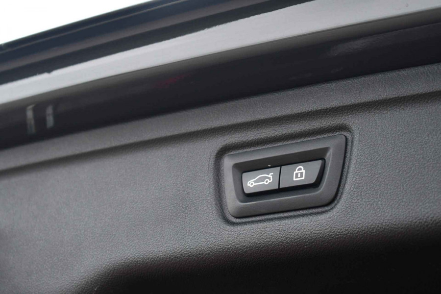 BMW 3 Serie Touring 330e xDrive M-Sport Pro Pano DA-Prof 360 HUD H/K E-zetels 19inch