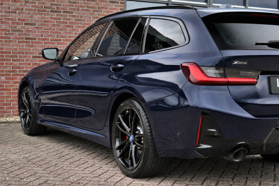 BMW 3 Serie Touring 330e xDrive M-Sport Pro Pano DA-Prof 360 HUD H/K E-zetels 19inch