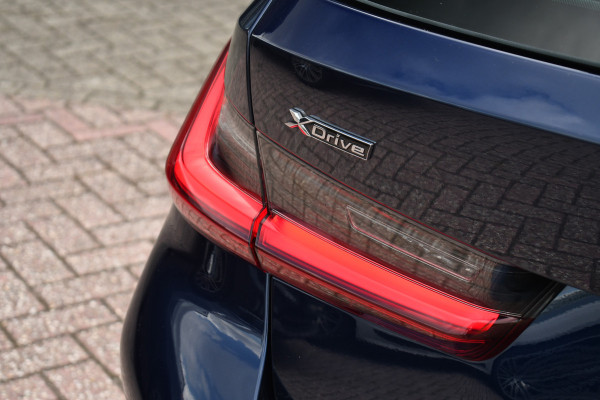 BMW 3 Serie Touring 330e xDrive M-Sport Pro Pano DA-Prof 360 HUD H/K E-zetels 19inch
