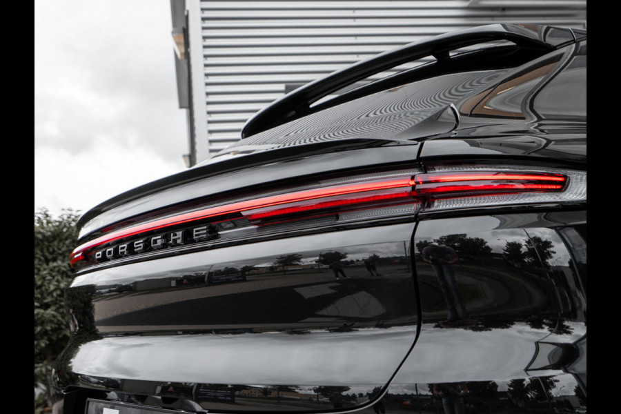 Porsche Cayenne Coupé 3.0 E-Hybrid | SportDesign | Luchtvering | Sportuitlaat | BOSE |