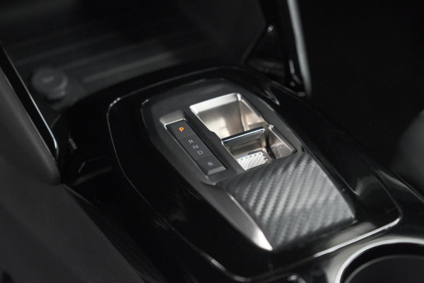 Peugeot e-2008 EV Allure Avantage 54 kWh | SOH 97,7% | 11 KW Lader | Apple Carplay | Parkeersensoren