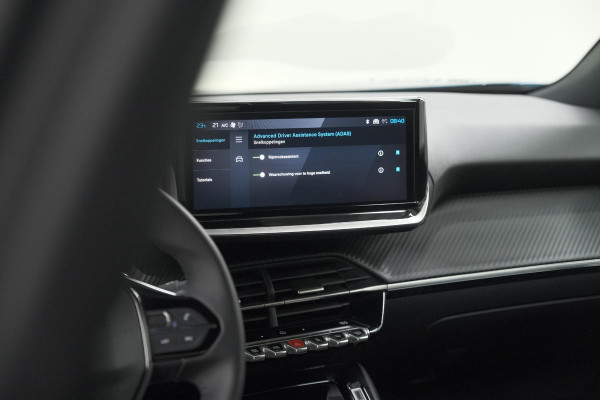 Peugeot e-2008 EV Allure Avantage 54 kWh | SOH 97,7% | 11 KW Lader | Apple Carplay | Parkeersensoren