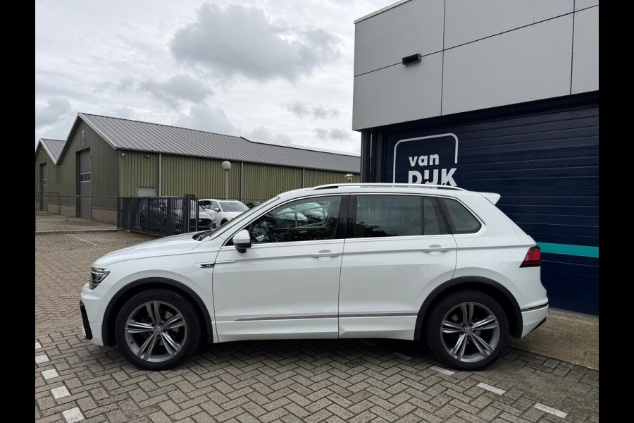 Volkswagen Tiguan 1.5 TSI ACT R-LINE AUTOMAAT Trekhaak Head UP display Navigatie Automatische Airco LMV Adaptief Cruise control