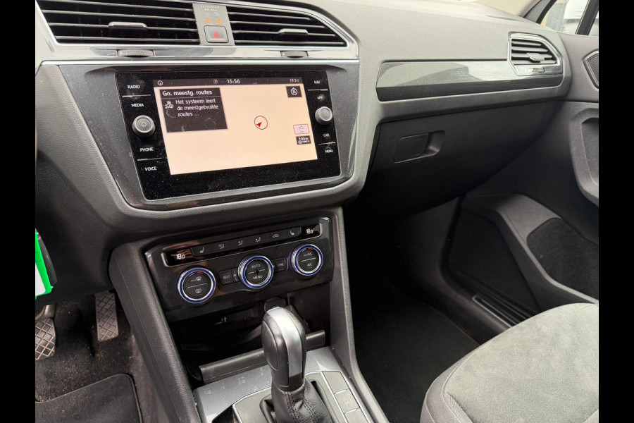 Volkswagen Tiguan 1.5 TSI ACT R-LINE AUTOMAAT Trekhaak Head UP display Navigatie Automatische Airco LMV Adaptief Cruise control