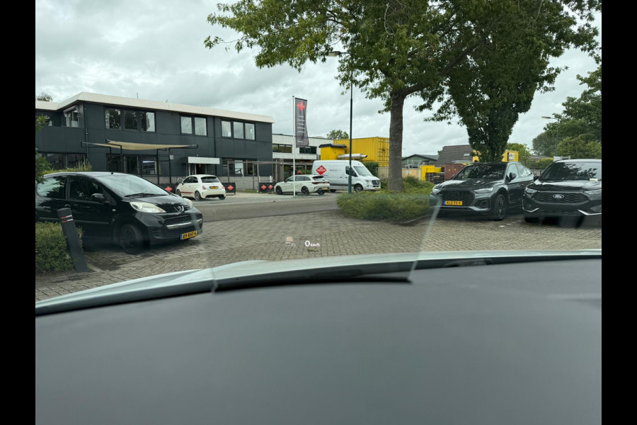 Volkswagen Tiguan 1.5 TSI ACT R-LINE AUTOMAAT Trekhaak Head UP display Navigatie Automatische Airco LMV Adaptief Cruise control