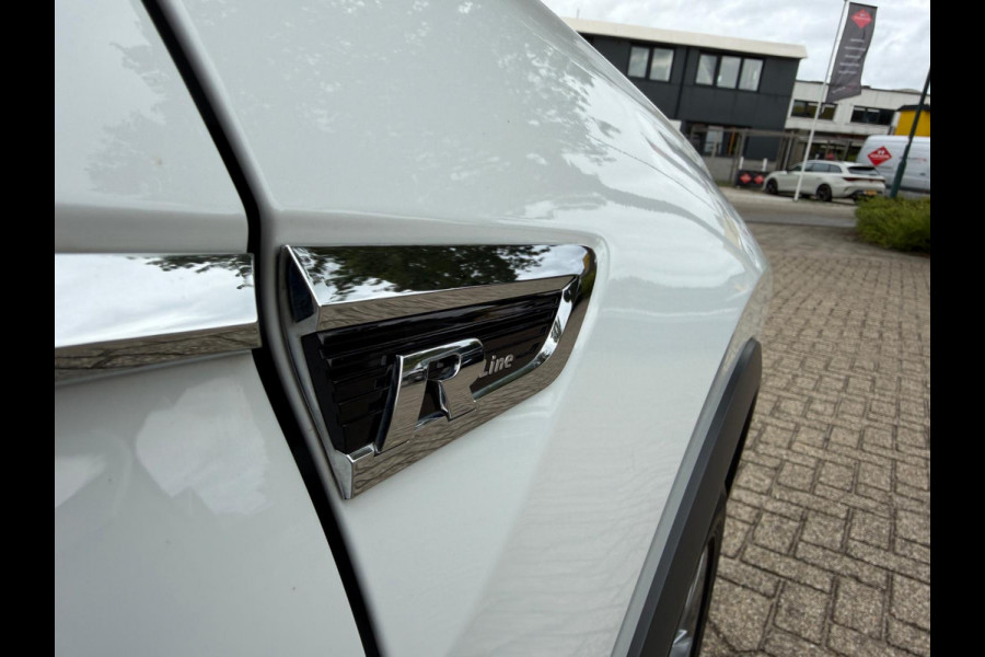 Volkswagen Tiguan 1.5 TSI ACT R-LINE AUTOMAAT Trekhaak Head UP display Navigatie Automatische Airco LMV Adaptief Cruise control