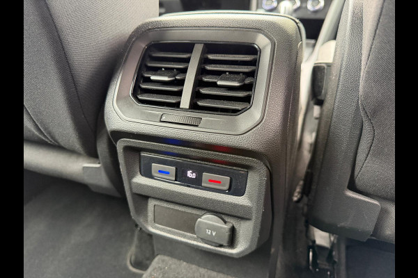 Volkswagen Tiguan 1.5 TSI ACT R-LINE AUTOMAAT Trekhaak Head UP display Navigatie Automatische Airco LMV Adaptief Cruise control