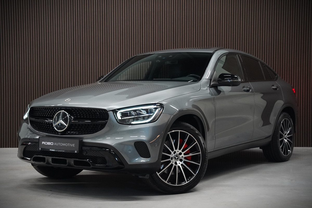 Mercedes-Benz GLC Coupé 300e 4MATIC Premium Plus | Panoramadak | Stuurverwarming | Stoelverwarming | Head-Up Display | Massage | Memory Seats | Luchtvering | Keyless | 360 Camera | Leer | Ambiance Verlichting | Trekhaak | Apple Carplay | Na