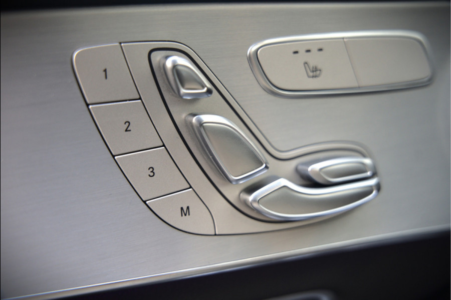 Mercedes-Benz GLC Coupé 300e 4MATIC Premium Plus | Panoramadak | Stuurverwarming | Stoelverwarming | Head-Up Display | Massage | Memory Seats | Luchtvering | Keyless | 360 Camera | Leer | Ambiance Verlichting | Trekhaak | Apple Carplay | Na