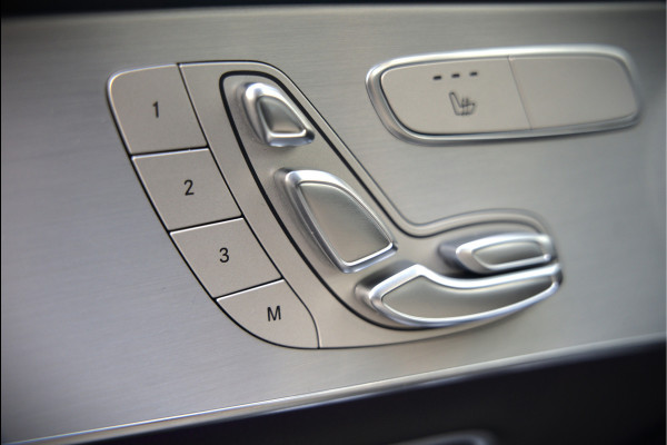 Mercedes-Benz GLC Coupé 300e 4MATIC Premium Plus | Panoramadak | Stuurverwarming | Stoelverwarming | Head-Up Display | Massage | Memory Seats | Luchtvering | Keyless | 360 Camera | Leer | Ambiance Verlichting | Trekhaak | Apple Carplay | Na