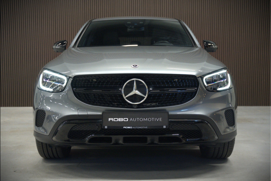 Mercedes-Benz GLC Coupé 300e 4MATIC Premium Plus | Panoramadak | Stuurverwarming | Stoelverwarming | Head-Up Display | Massage | Memory Seats | Luchtvering | Keyless | 360 Camera | Leer | Ambiance Verlichting | Trekhaak | Apple Carplay | Na