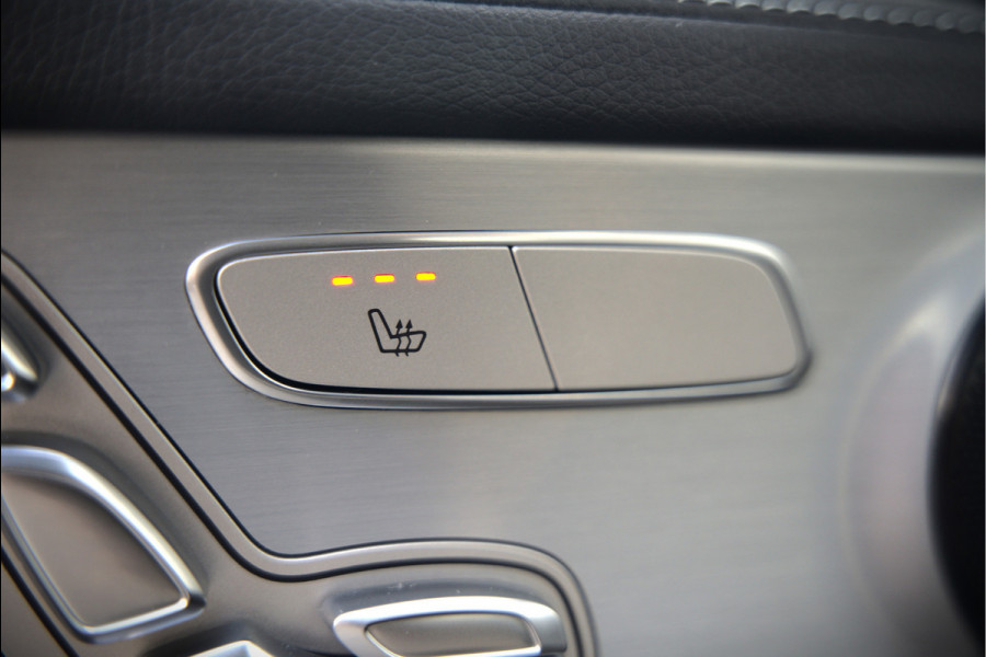 Mercedes-Benz GLC Coupé 300e 4MATIC Premium Plus | Panoramadak | Stuurverwarming | Stoelverwarming | Head-Up Display | Massage | Memory Seats | Luchtvering | Keyless | 360 Camera | Leer | Ambiance Verlichting | Trekhaak | Apple Carplay | Na