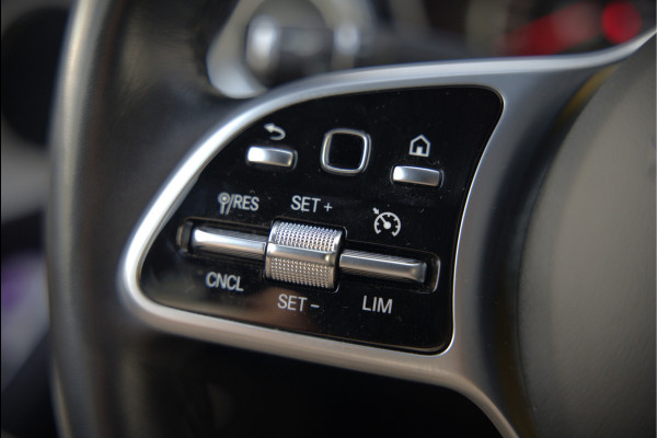 Mercedes-Benz GLC Coupé 300e 4MATIC Premium Plus | Panoramadak | Stuurverwarming | Stoelverwarming | Head-Up Display | Massage | Memory Seats | Luchtvering | Keyless | 360 Camera | Leer | Ambiance Verlichting | Trekhaak | Apple Carplay | Na