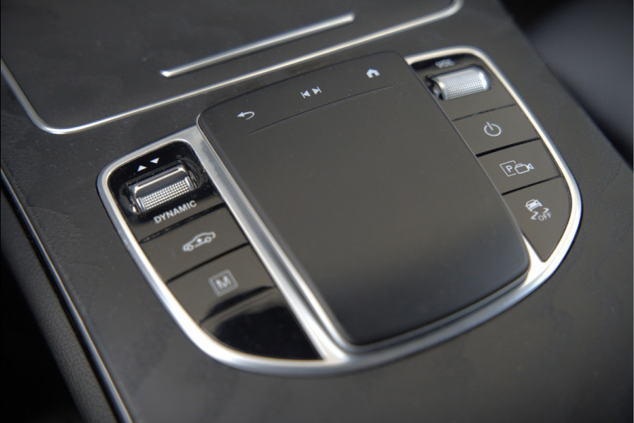 Mercedes-Benz GLC Coupé 300e 4MATIC Premium Plus | Panoramadak | Stuurverwarming | Stoelverwarming | Head-Up Display | Massage | Memory Seats | Luchtvering | Keyless | 360 Camera | Leer | Ambiance Verlichting | Trekhaak | Apple Carplay | Na