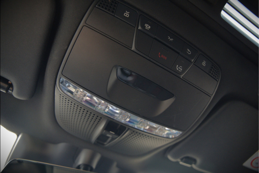 Mercedes-Benz GLC Coupé 300e 4MATIC Premium Plus | Panoramadak | Stuurverwarming | Stoelverwarming | Head-Up Display | Massage | Memory Seats | Luchtvering | Keyless | 360 Camera | Leer | Ambiance Verlichting | Trekhaak | Apple Carplay | Na