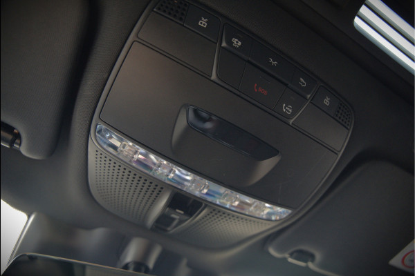 Mercedes-Benz GLC Coupé 300e 4MATIC Premium Plus | Panoramadak | Stuurverwarming | Stoelverwarming | Head-Up Display | Massage | Memory Seats | Luchtvering | Keyless | 360 Camera | Leer | Ambiance Verlichting | Trekhaak | Apple Carplay | Na