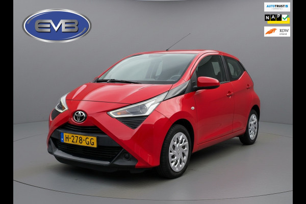 Toyota Aygo 1.0 VVT-i x-play,achteruitrijcamera, airco, 24000 km, NL auto met nationale auto pas