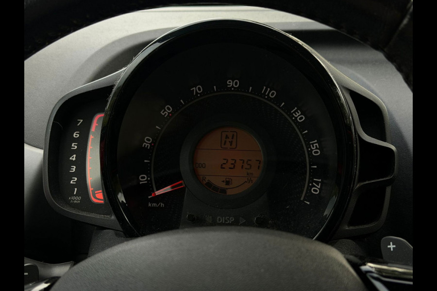 Toyota Aygo 1.0 VVT-i x-play,achteruitrijcamera, airco, 24000 km, NL auto met nationale auto pas