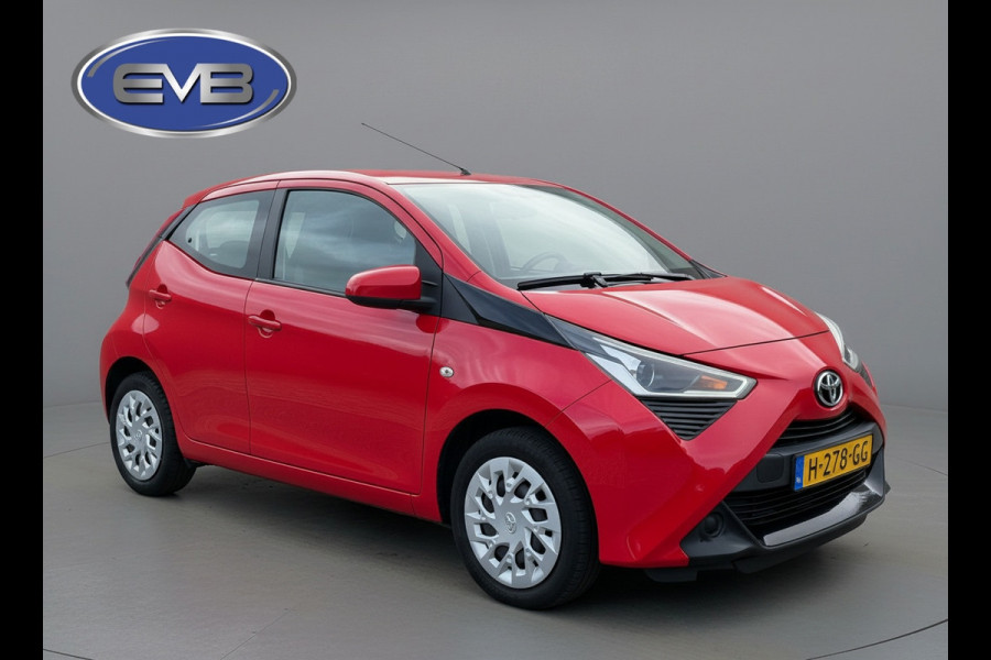 Toyota Aygo 1.0 VVT-i x-play,achteruitrijcamera, airco, 24000 km, NL auto met nationale auto pas