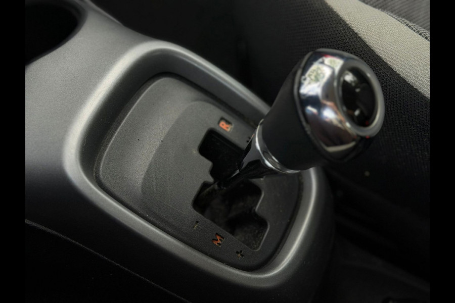 Toyota Aygo 1.0 VVT-i x-play,achteruitrijcamera, airco, 24000 km, NL auto met nationale auto pas