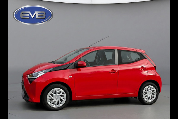 Toyota Aygo 1.0 VVT-i x-play,achteruitrijcamera, airco, 24000 km, NL auto met nationale auto pas