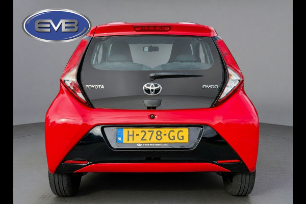 Toyota Aygo 1.0 VVT-i x-play,achteruitrijcamera, airco, 24000 km, NL auto met nationale auto pas