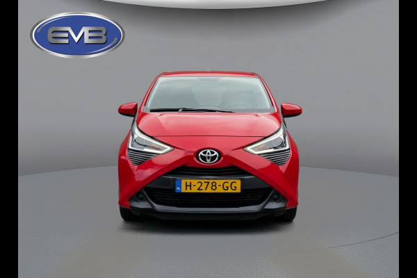 Toyota Aygo 1.0 VVT-i x-play,achteruitrijcamera, airco, 24000 km, NL auto met nationale auto pas