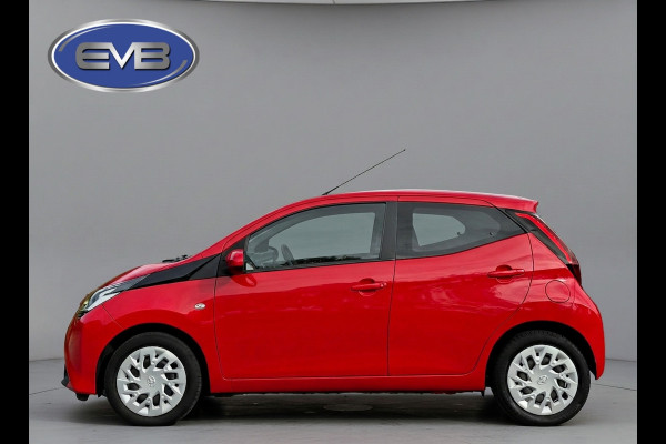 Toyota Aygo 1.0 VVT-i x-play,achteruitrijcamera, airco, 24000 km, NL auto met nationale auto pas