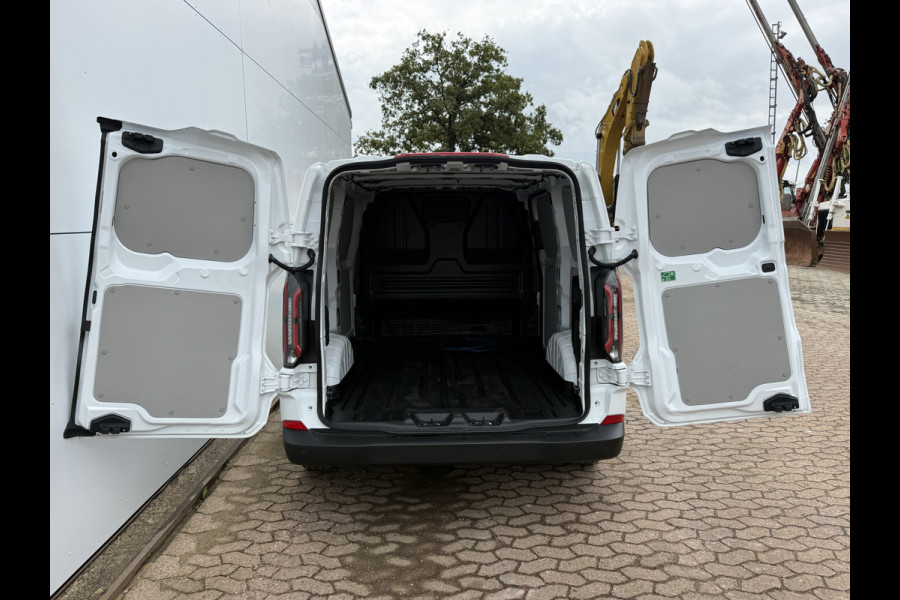 Ford E-Transit Custom 71kWh 136PK Elektrisch L1 344KM WLTP 2300kg Trekvermogen BEV Snelladen LED ACC Camera Carplay Parkeersensoren v+a