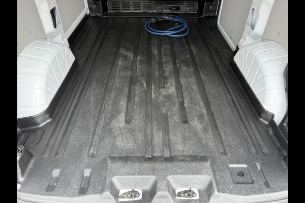 Ford E-Transit Custom 71kWh 136PK Elektrisch L1 344KM WLTP 2300kg Trekvermogen BEV Snelladen LED ACC Camera Carplay Parkeersensoren v+a
