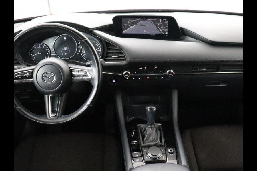 Mazda 3 2.0 e-SkyActiv-X M Hybrid 186 Comfort | Stoelverwarming | Head-Up | Adaptive cruise | Carplay | Camera | Full LED | Navigatie | Climate control | Stuurverwarming | Side Assist