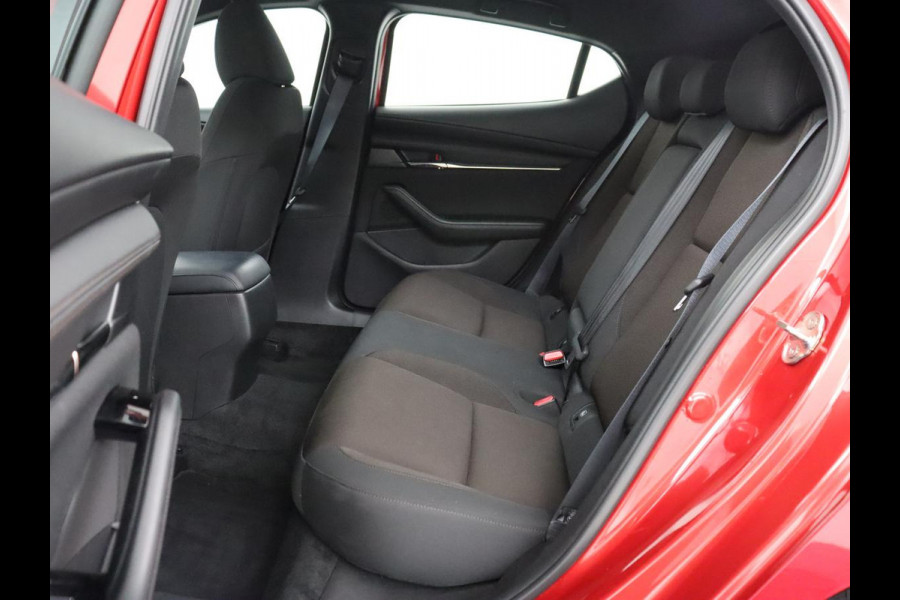 Mazda 3 2.0 e-SkyActiv-X M Hybrid 186 Comfort | Stoelverwarming | Head-Up | Adaptive cruise | Carplay | Camera | Full LED | Navigatie | Climate control | Stuurverwarming | Side Assist
