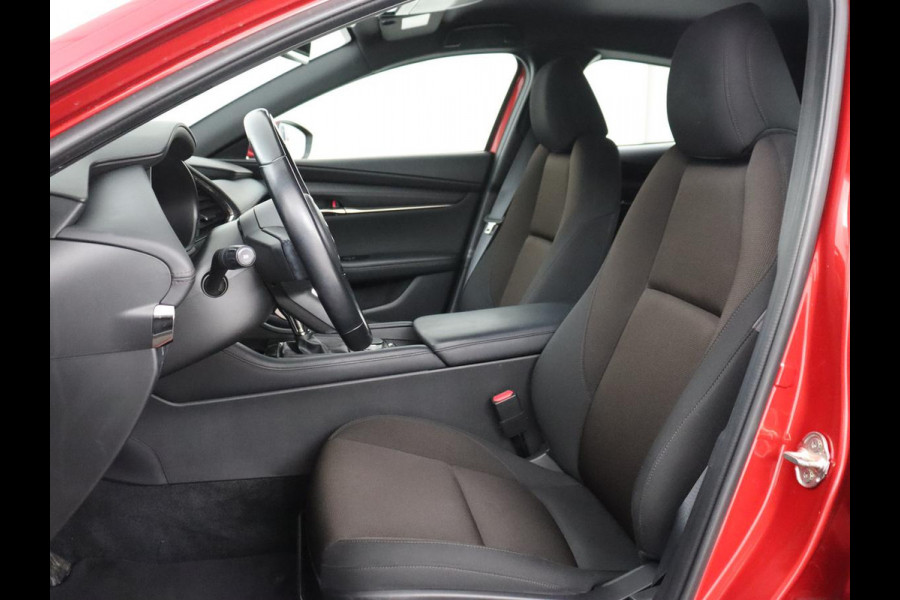 Mazda 3 2.0 e-SkyActiv-X M Hybrid 186 Comfort | Stoelverwarming | Head-Up | Adaptive cruise | Carplay | Camera | Full LED | Navigatie | Climate control | Stuurverwarming | Side Assist