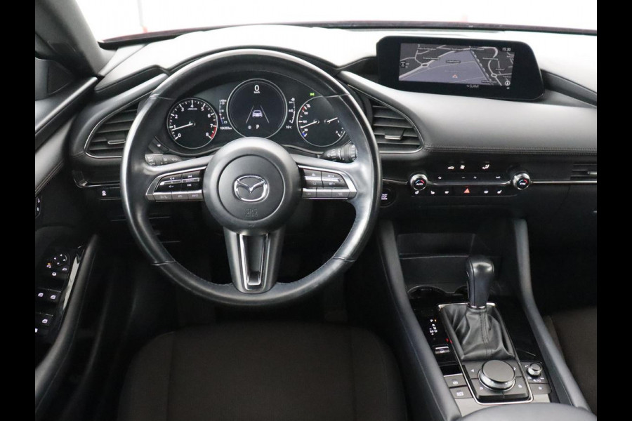 Mazda 3 2.0 e-SkyActiv-X M Hybrid 186 Comfort | Stoelverwarming | Head-Up | Adaptive cruise | Carplay | Camera | Full LED | Navigatie | Climate control | Stuurverwarming | Side Assist