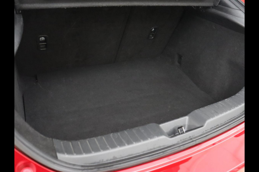 Mazda 3 2.0 e-SkyActiv-X M Hybrid 186 Comfort | Stoelverwarming | Head-Up | Adaptive cruise | Carplay | Camera | Full LED | Navigatie | Climate control | Stuurverwarming | Side Assist