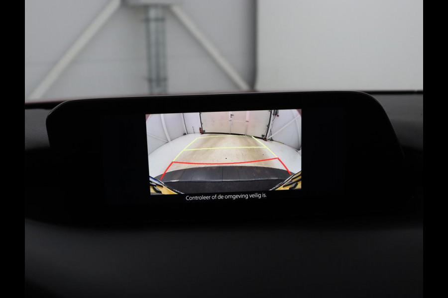 Mazda 3 2.0 e-SkyActiv-X M Hybrid 186 Comfort | Stoelverwarming | Head-Up | Adaptive cruise | Carplay | Camera | Full LED | Navigatie | Climate control | Stuurverwarming | Side Assist