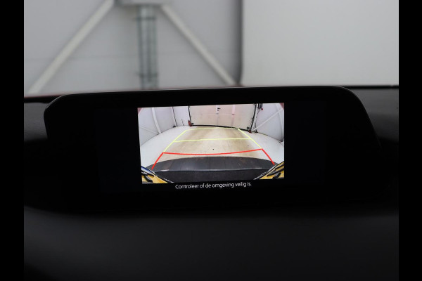 Mazda 3 2.0 e-SkyActiv-X M Hybrid 186 Comfort | Stoelverwarming | Head-Up | Adaptive cruise | Carplay | Camera | Full LED | Navigatie | Climate control | Stuurverwarming | Side Assist