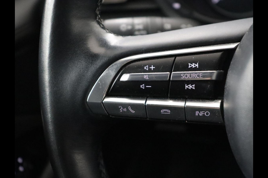 Mazda 3 2.0 e-SkyActiv-X M Hybrid 186 Comfort | Stoelverwarming | Head-Up | Adaptive cruise | Carplay | Camera | Full LED | Navigatie | Climate control | Stuurverwarming | Side Assist