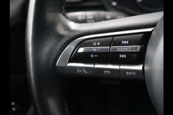 Mazda 3 2.0 e-SkyActiv-X M Hybrid 186 Comfort | Stoelverwarming | Head-Up | Adaptive cruise | Carplay | Camera | Full LED | Navigatie | Climate control | Stuurverwarming | Side Assist