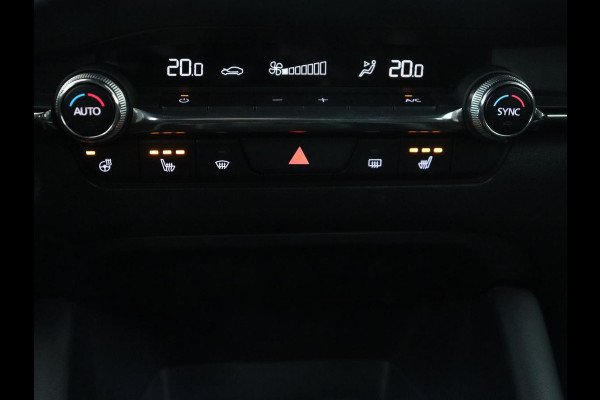 Mazda 3 2.0 e-SkyActiv-X M Hybrid 186 Comfort | Stoelverwarming | Head-Up | Adaptive cruise | Carplay | Camera | Full LED | Navigatie | Climate control | Stuurverwarming | Side Assist