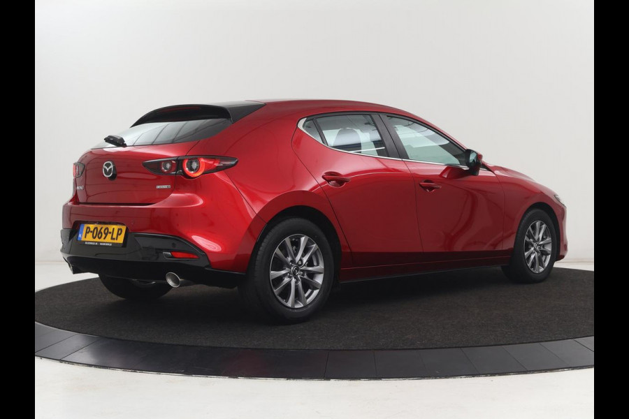 Mazda 3 2.0 e-SkyActiv-X M Hybrid 186 Comfort | Stoelverwarming | Head-Up | Adaptive cruise | Carplay | Camera | Full LED | Navigatie | Climate control | Stuurverwarming | Side Assist