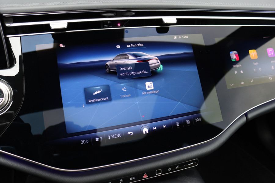 Mercedes-Benz E-Klasse 400 e 4MATIC AMG Line | Hyperscreen | Distronic | Burmester | Leder | Trekhaak | Stoelventilatie | Digital Light | Verwarmd Stuurwiel | Panoramadak | Surround Camera | Augmented Reality |