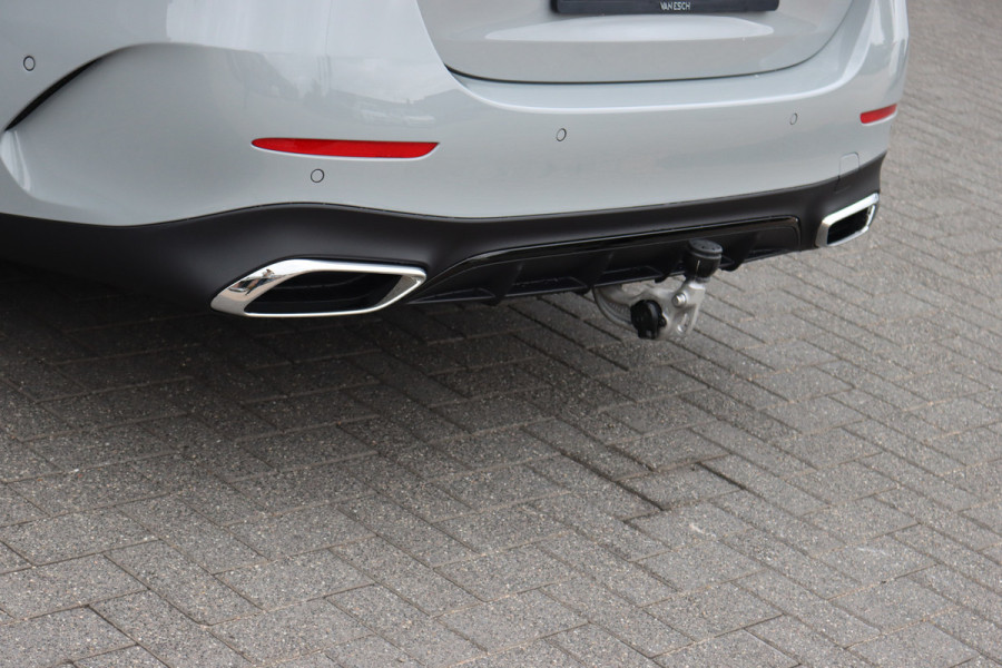 Mercedes-Benz E-Klasse 400 e 4MATIC AMG Line | Hyperscreen | Distronic | Burmester | Leder | Trekhaak | Stoelventilatie | Digital Light | Verwarmd Stuurwiel | Panoramadak | Surround Camera | Augmented Reality |