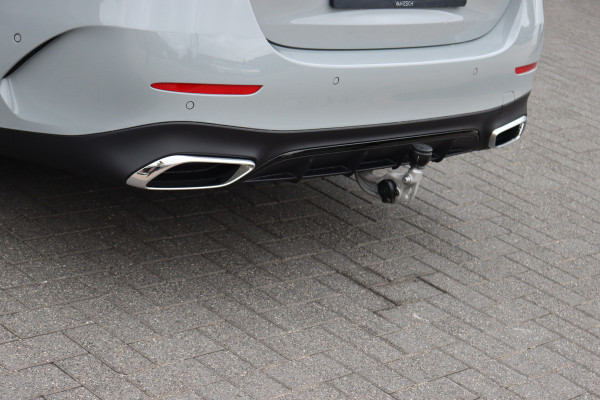 Mercedes-Benz E-Klasse 400 e 4MATIC AMG Line | Hyperscreen | Distronic | Burmester | Leder | Trekhaak | Stoelventilatie | Digital Light | Verwarmd Stuurwiel | Panoramadak | Surround Camera | Augmented Reality |