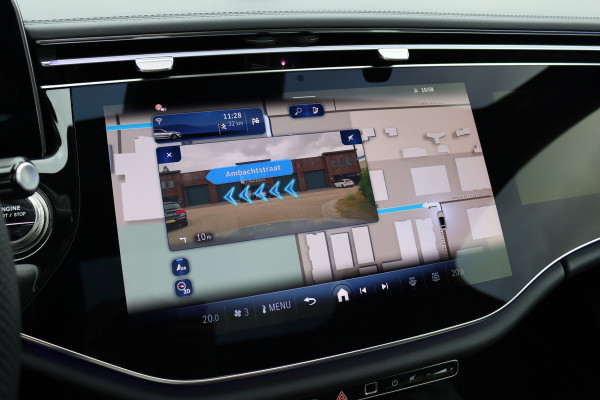 Mercedes-Benz E-Klasse 400 e 4MATIC AMG Line | Hyperscreen | Distronic | Burmester | Leder | Trekhaak | Stoelventilatie | Digital Light | Verwarmd Stuurwiel | Panoramadak | Surround Camera | Augmented Reality |