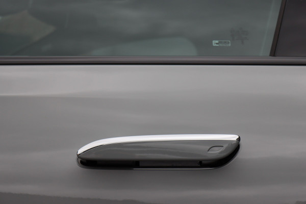 Mercedes-Benz E-Klasse 400 e 4MATIC AMG Line | Hyperscreen | Distronic | Burmester | Leder | Trekhaak | Stoelventilatie | Digital Light | Verwarmd Stuurwiel | Panoramadak | Surround Camera | Augmented Reality |