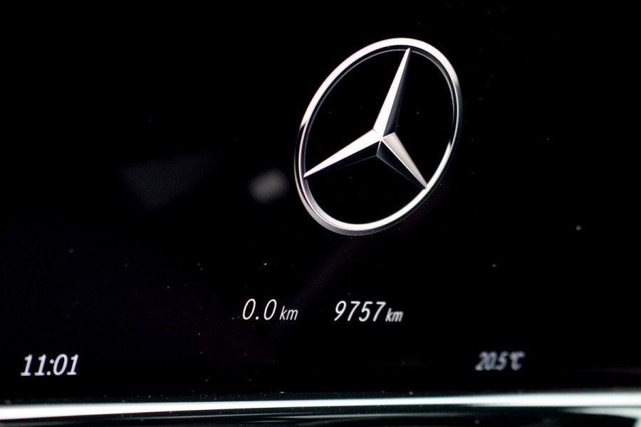 Mercedes-Benz E-Klasse 400 e 4MATIC AMG Line | Hyperscreen | Distronic | Burmester | Leder | Trekhaak | Stoelventilatie | Digital Light | Verwarmd Stuurwiel | Panoramadak | Surround Camera | Augmented Reality |