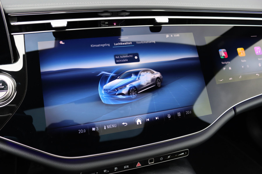 Mercedes-Benz E-Klasse 400 e 4MATIC AMG Line | Hyperscreen | Distronic | Burmester | Leder | Trekhaak | Stoelventilatie | Digital Light | Verwarmd Stuurwiel | Panoramadak | Surround Camera | Augmented Reality |