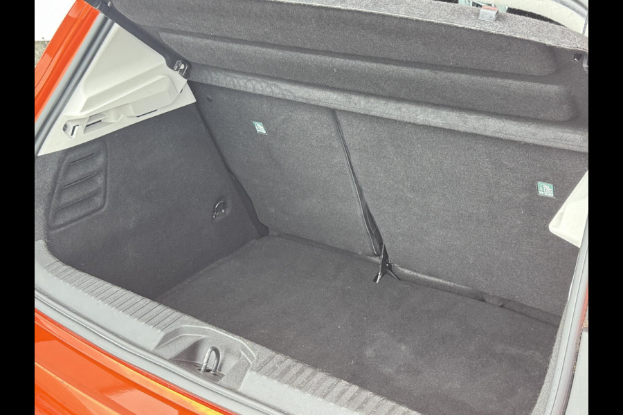 Renault Clio 1.0 TCe Intens NL-AUTO | 9.3 INCH SCHERM | PACK STYLE